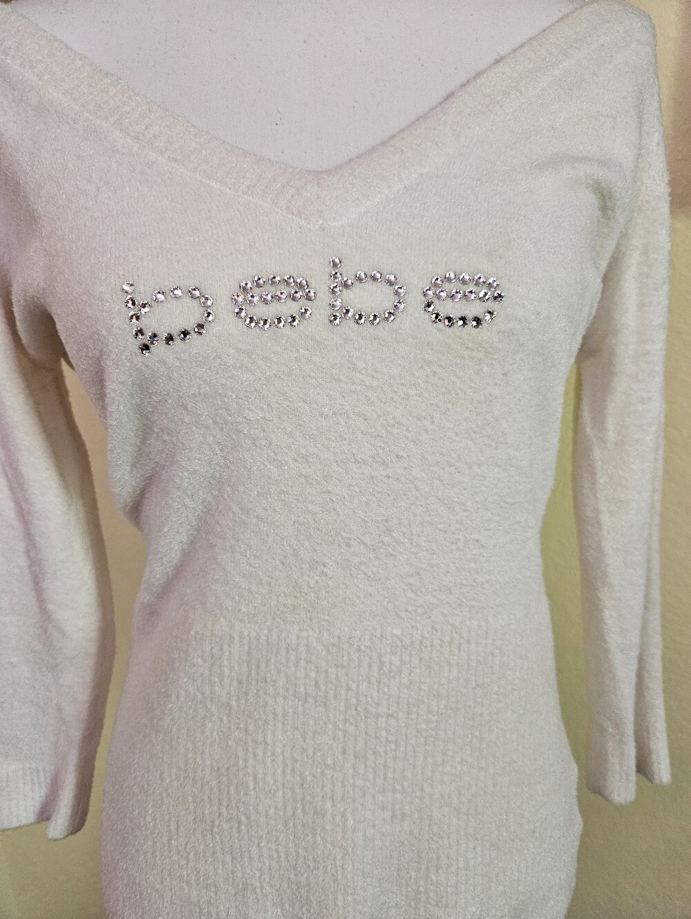 bebe Off-Shoulder White Rhinestone Logo Sweater Sz L - Picture 2 of 11